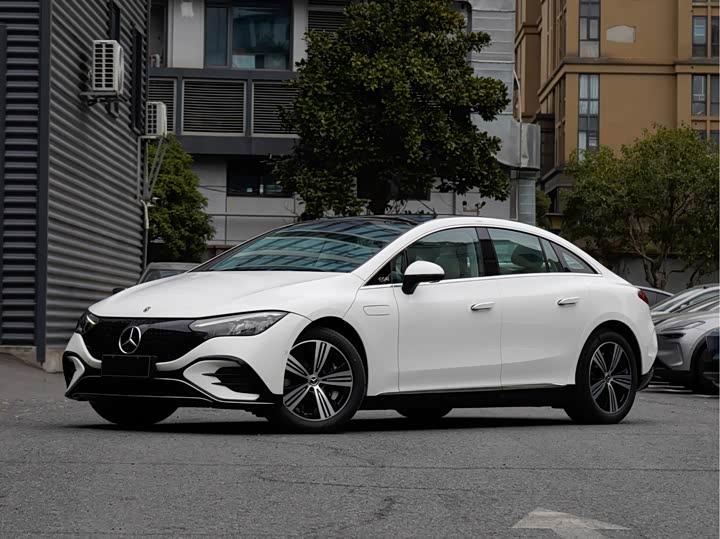 Фото 1 - Mercedes-Benz EQE