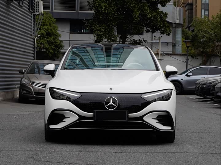 Фото 2 - Mercedes-Benz EQE
