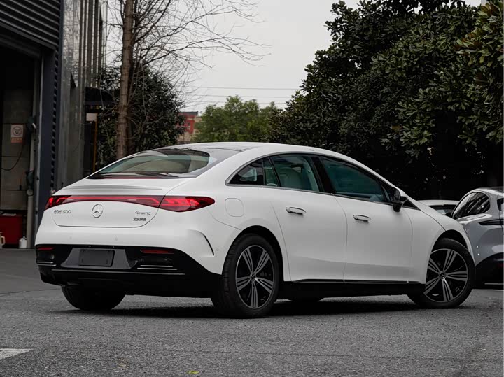 Фото 4 - Mercedes-Benz EQE