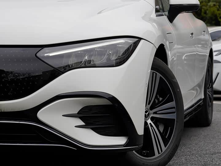 Фото 6 - Mercedes-Benz EQE