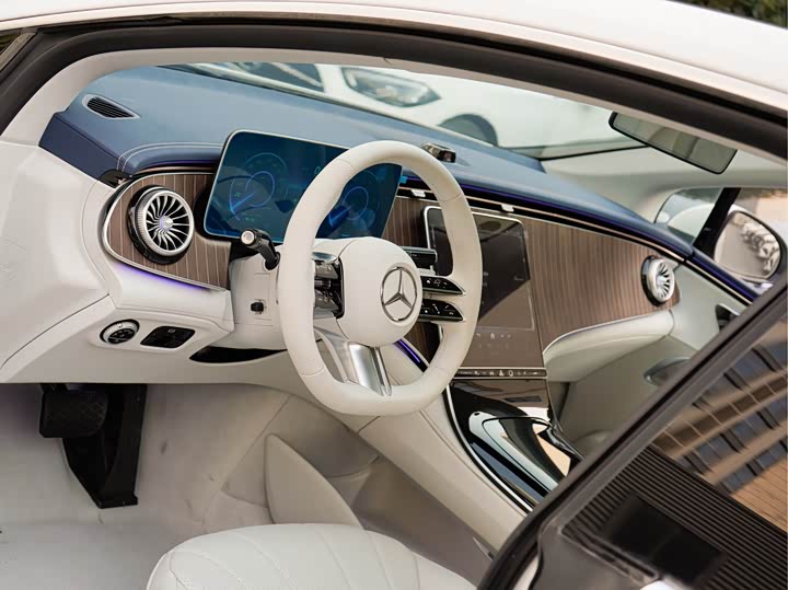 Фото 8 - Mercedes-Benz EQE