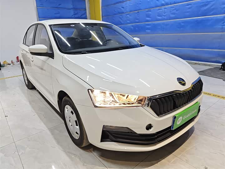 Фото 4 - Skoda Rapid