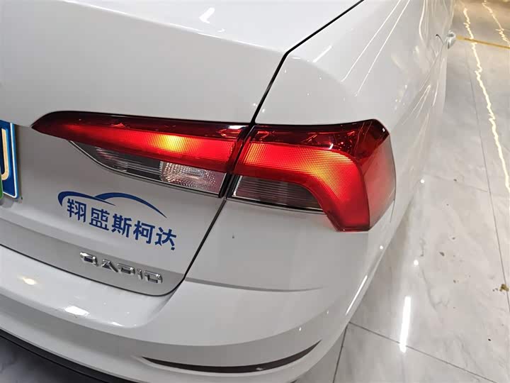 Фото 8 - Skoda Rapid