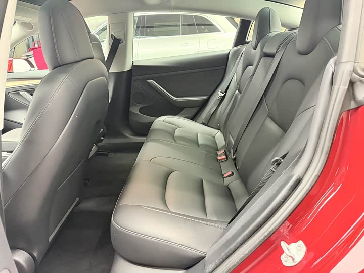 Фото 5 - Tesla Model 3