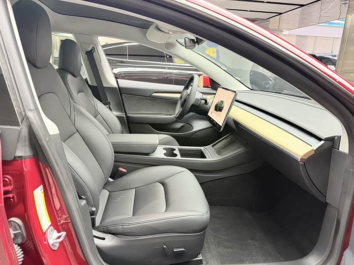 Фото 7 - Tesla Model 3