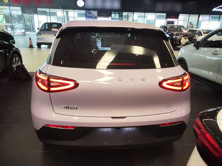 Фото 6 - Geely Galaxy Geome