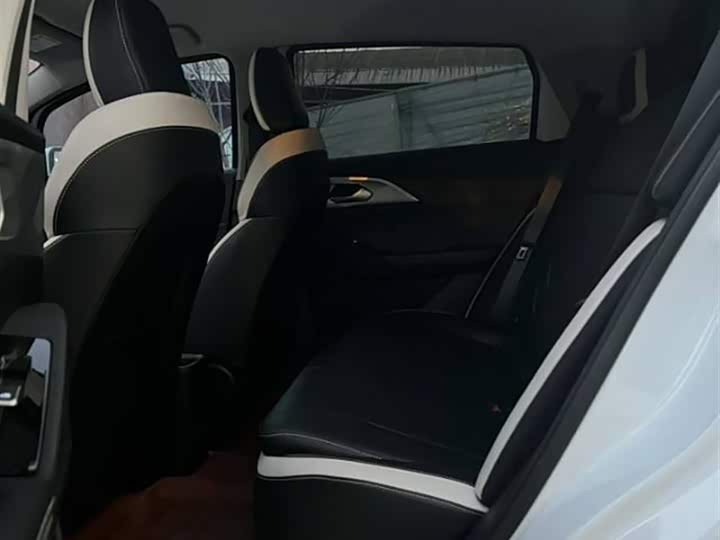 Фото 7 - Geely Geometry E Firefly