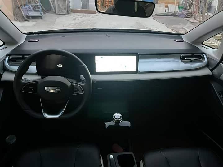 Фото 8 - Geely Geometry E Firefly