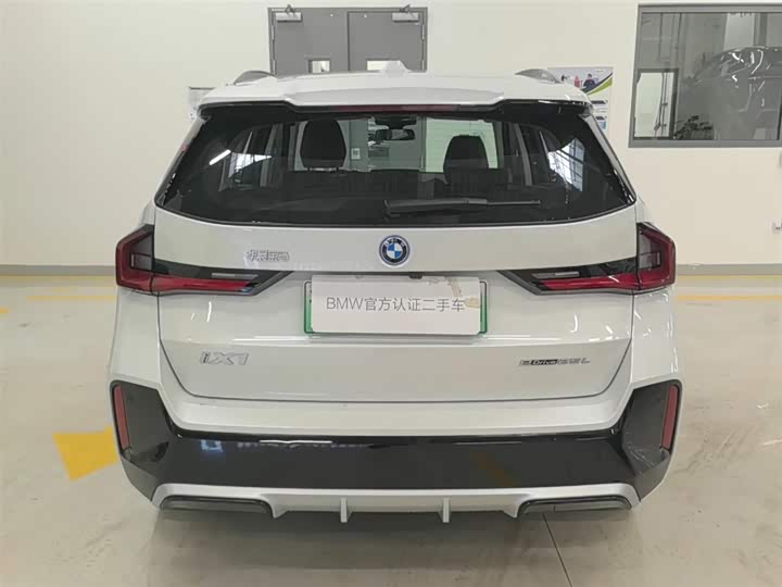 Фото 4 - BMW iX1