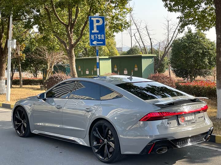 Фото 4 - Audi RS 7