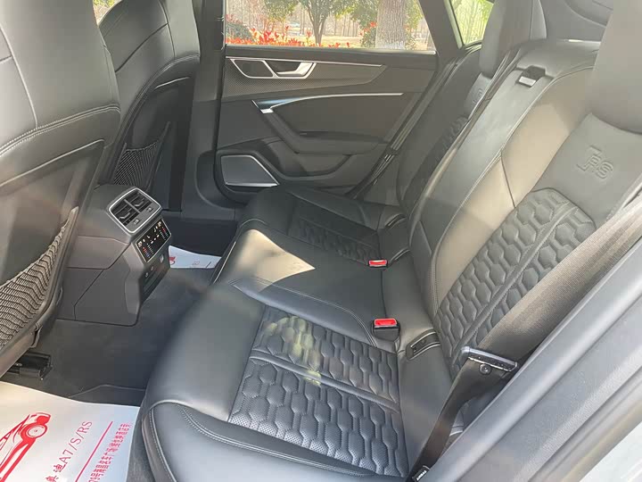 Фото 9 - Audi RS 7