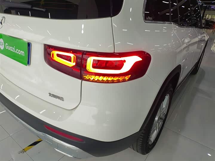 Фото 8 - Mercedes-Benz GLB-Class