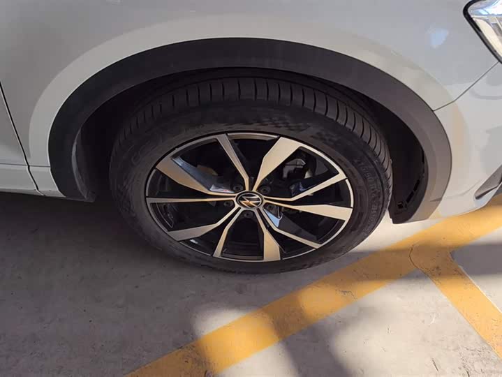 Фото 6 - Volkswagen T-Roc