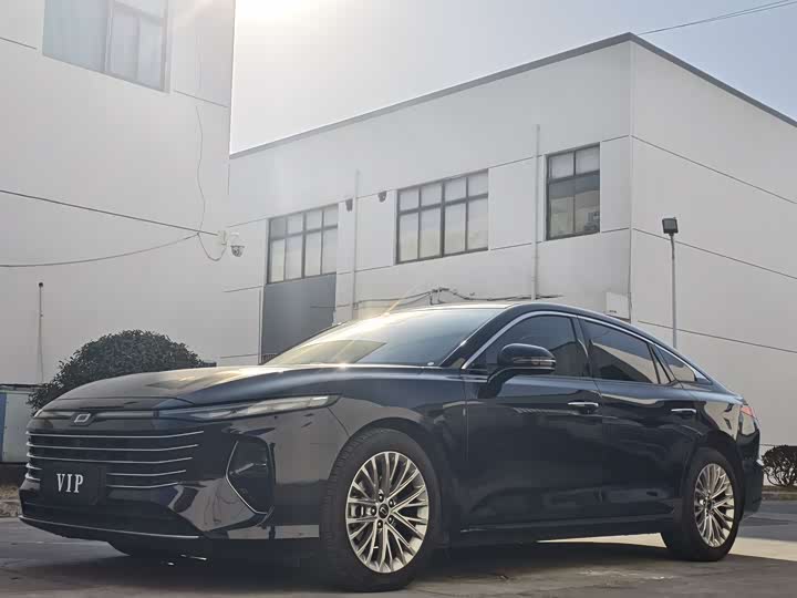 Фото 1 - Bestune B70