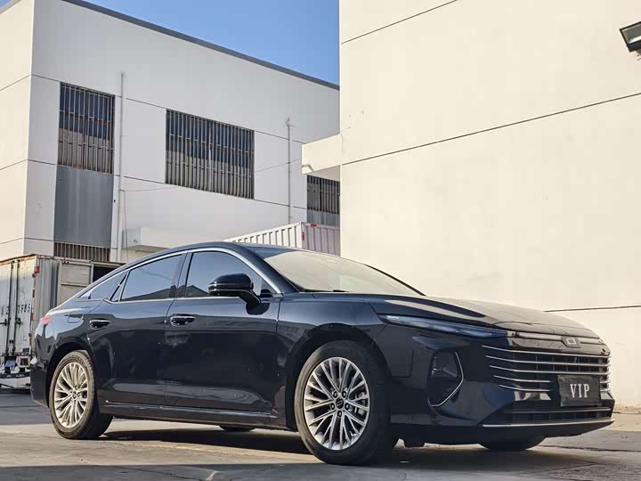 Фото 3 - Bestune B70