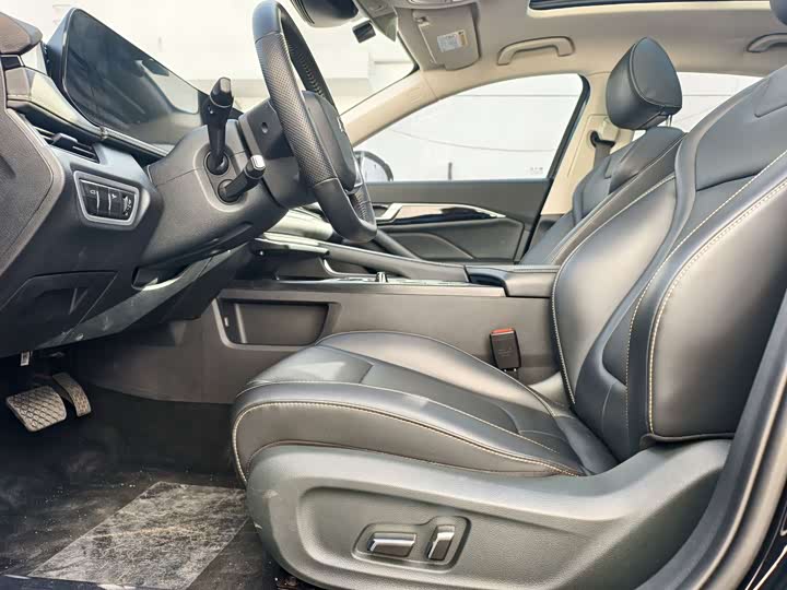 Фото 4 - Bestune B70