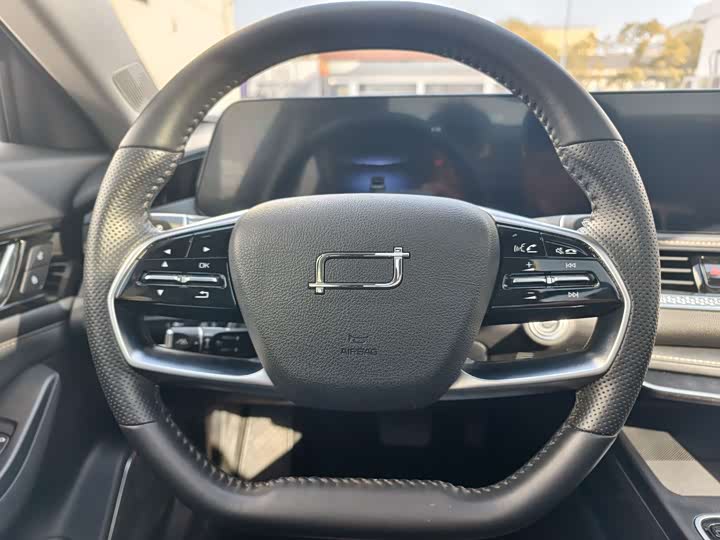 Фото 7 - Bestune B70