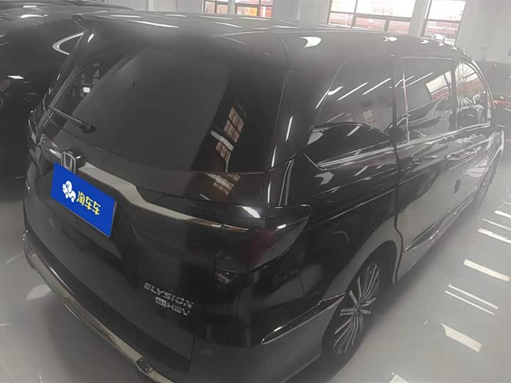 Фото 3 - Honda Elysion