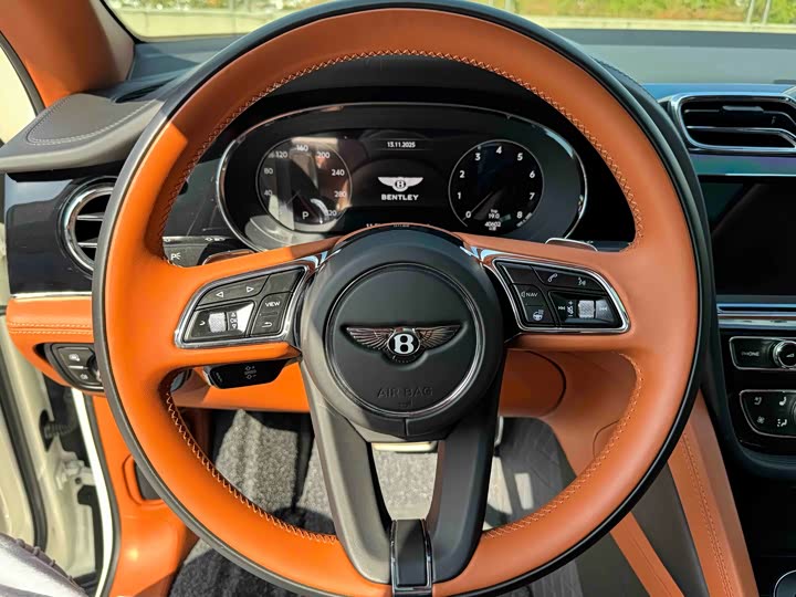 Фото 8 - Bentley Bentayga