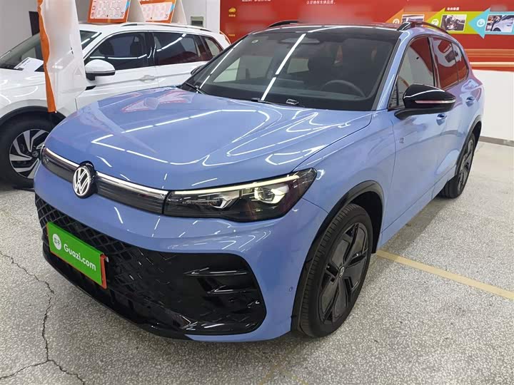 Фото 1 - Volkswagen Tiguan L Pro