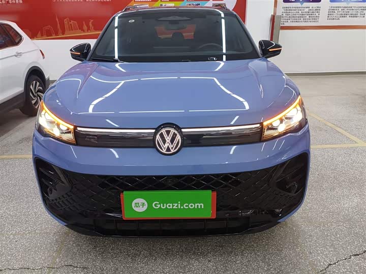 Фото 3 - Volkswagen Tiguan L Pro