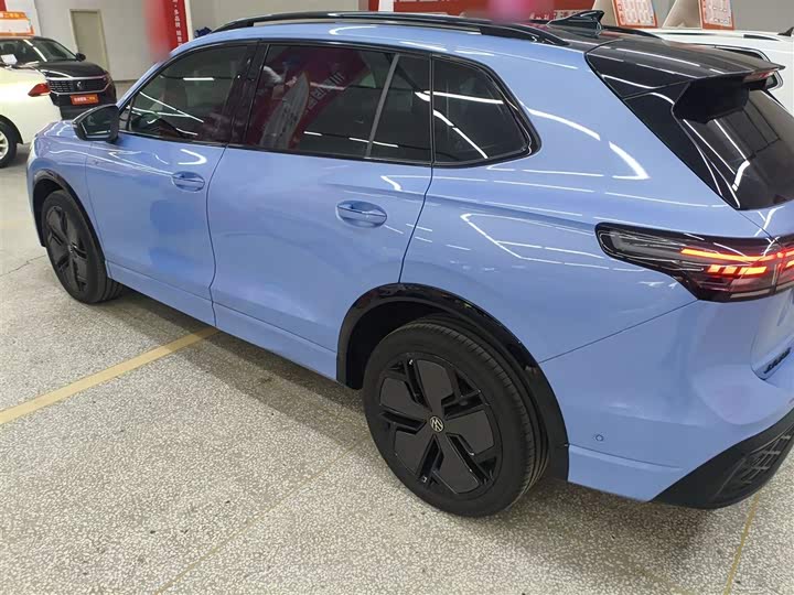 Фото 5 - Volkswagen Tiguan L Pro