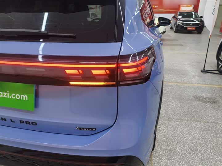 Фото 8 - Volkswagen Tiguan L Pro