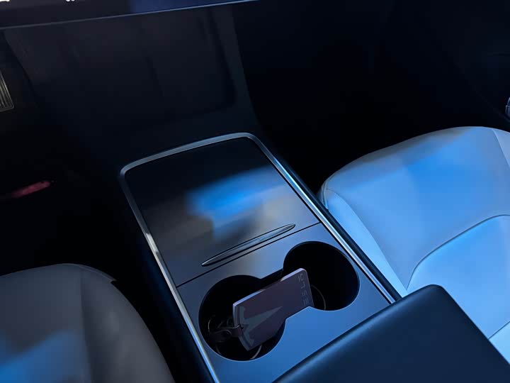 Фото 7 - Tesla Model 3