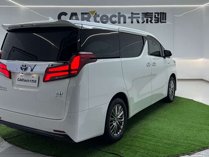 Фото 5 - Toyota Alphard