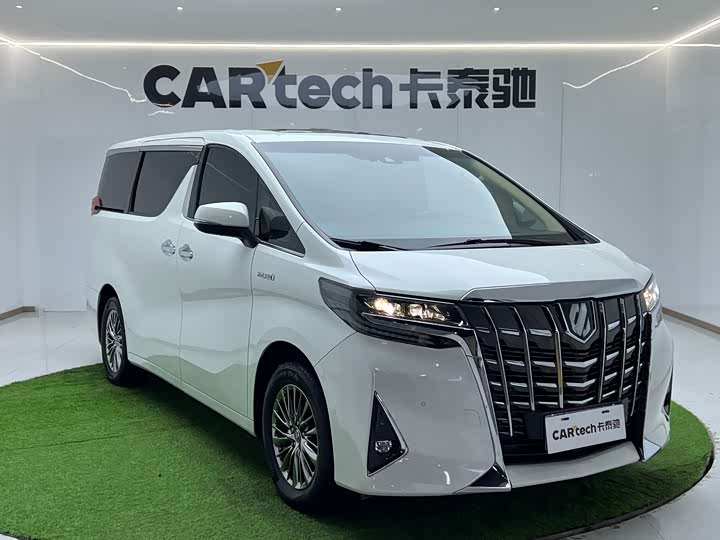 Фото 7 - Toyota Alphard