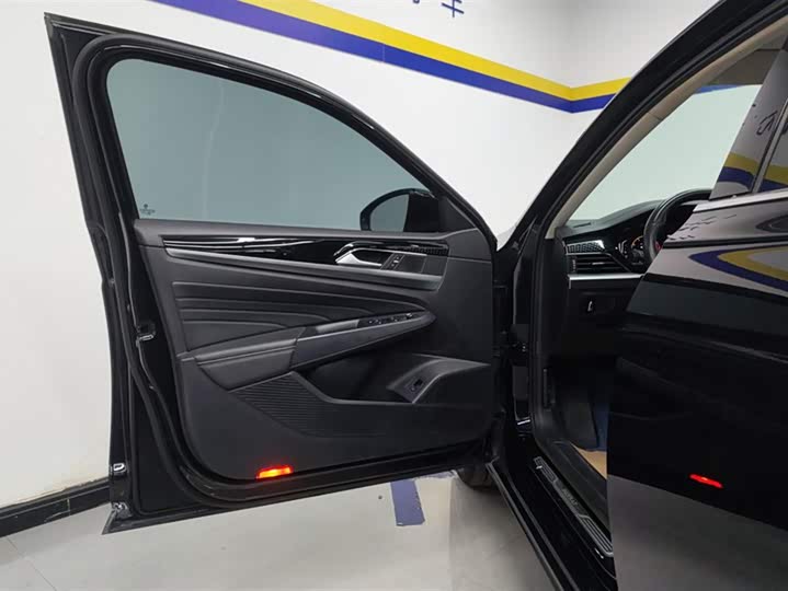 Фото 7 - Volkswagen Passat