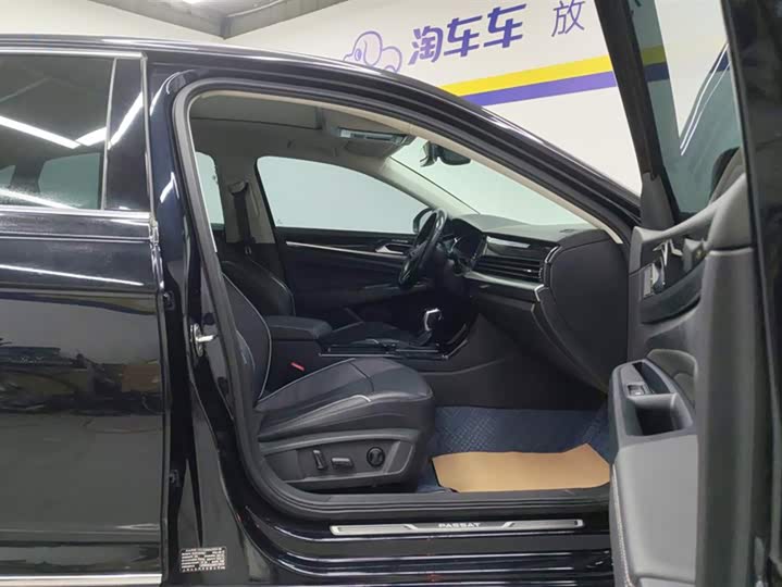 Фото 8 - Volkswagen Passat