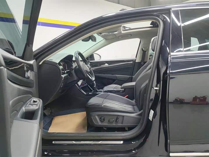 Фото 9 - Volkswagen Passat