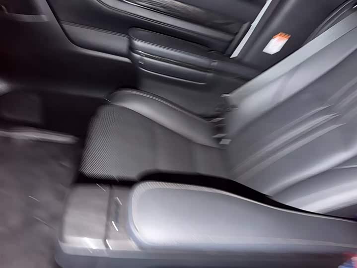 Фото 6 - Lexus LM