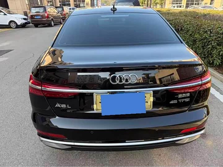 Фото 8 - Audi A6L