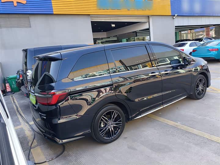 Фото 7 - Honda Odyssey