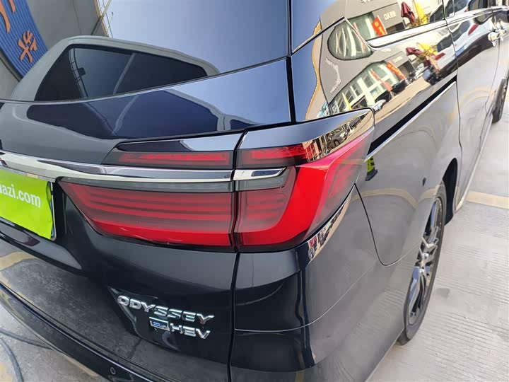 Фото 8 - Honda Odyssey