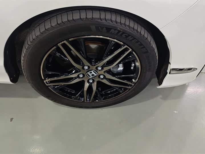 Фото 6 - Honda Elysion