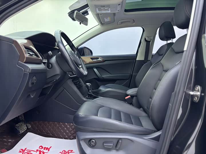 Фото 4 - Volkswagen Tharu