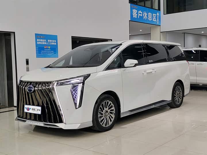 Фото 1 - GAC Trumpchi M8