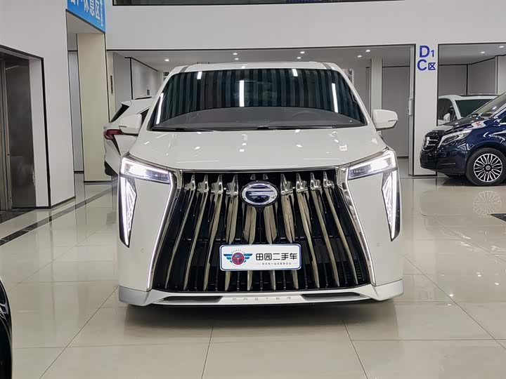 Фото 2 - GAC Trumpchi M8