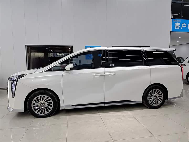 Фото 3 - GAC Trumpchi M8