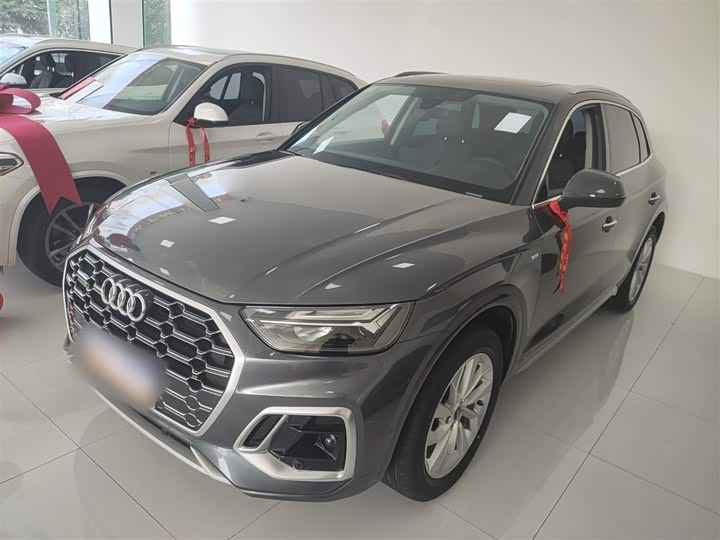 Фото 1 - Audi Q5L