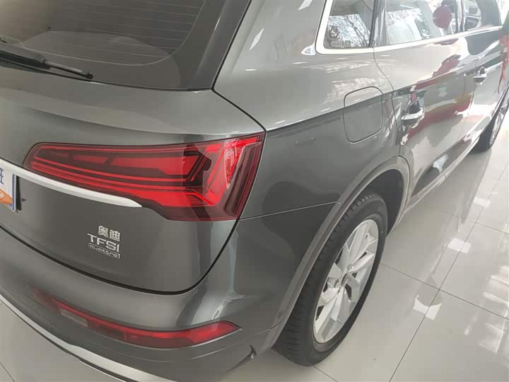 Фото 8 - Audi Q5L