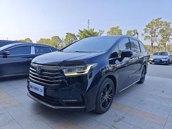 Фото 1 - Honda Odyssey