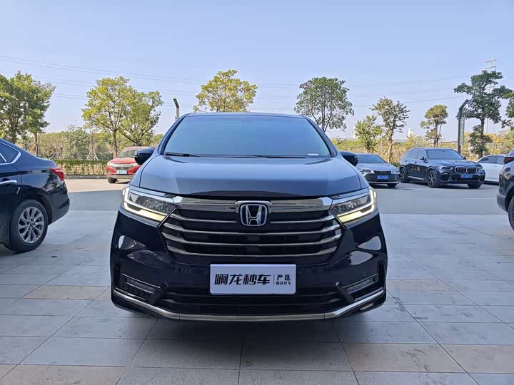 Фото 2 - Honda Odyssey