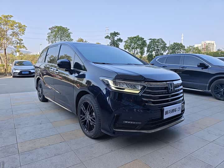 Фото 3 - Honda Odyssey