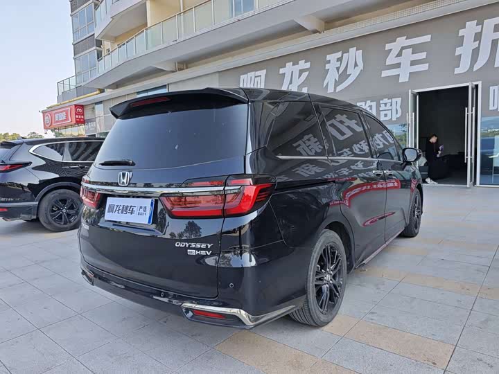 Фото 8 - Honda Odyssey