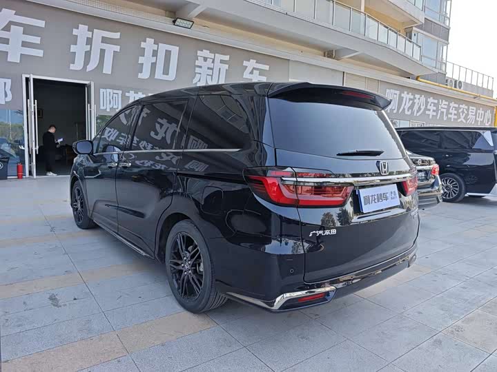 Фото 9 - Honda Odyssey