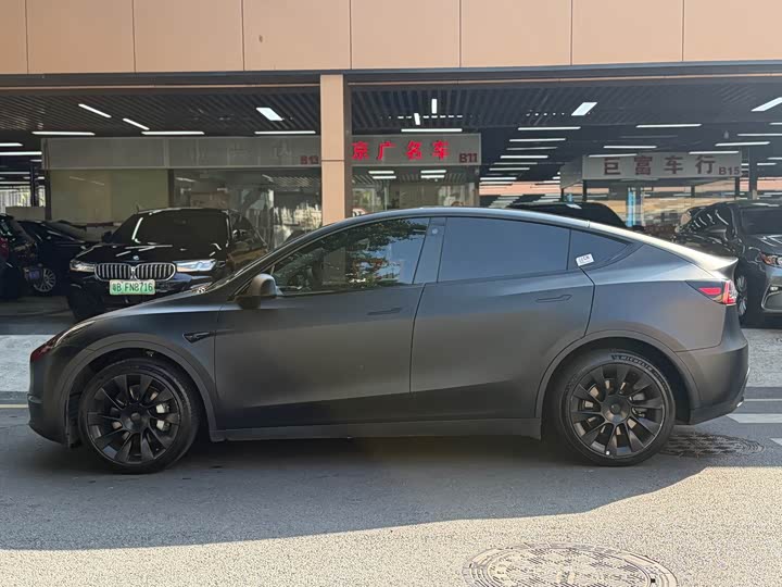 Фото 3 - Tesla Model Y